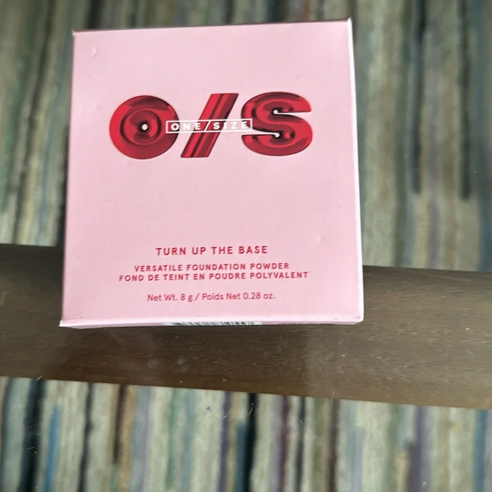 One Size O/S Powder Foundation Deep 5 Turn Up The Base